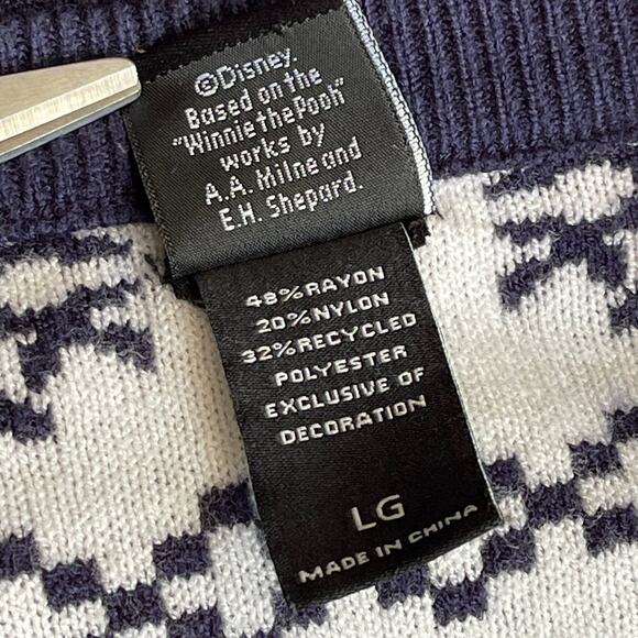 Disney Winnie the Pooh and Friends Large Appliqué Christmas Sweater Size Large - Picture 6 of 6